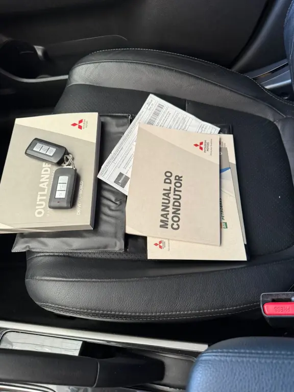 MITSUBISHI Outlander - Foto