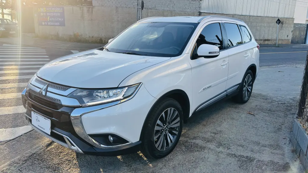 MITSUBISHI Outlander - Foto