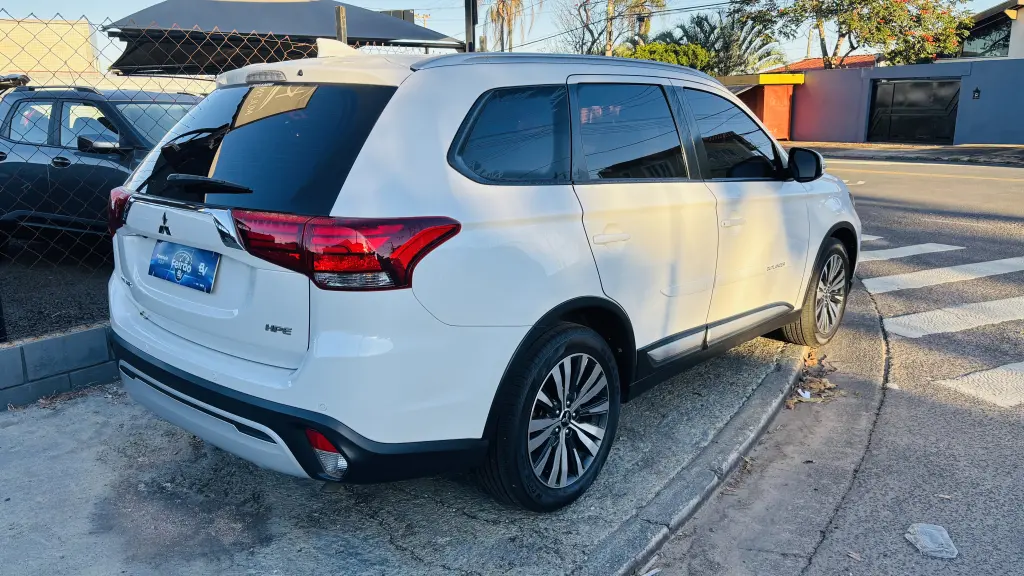 MITSUBISHI Outlander - Foto