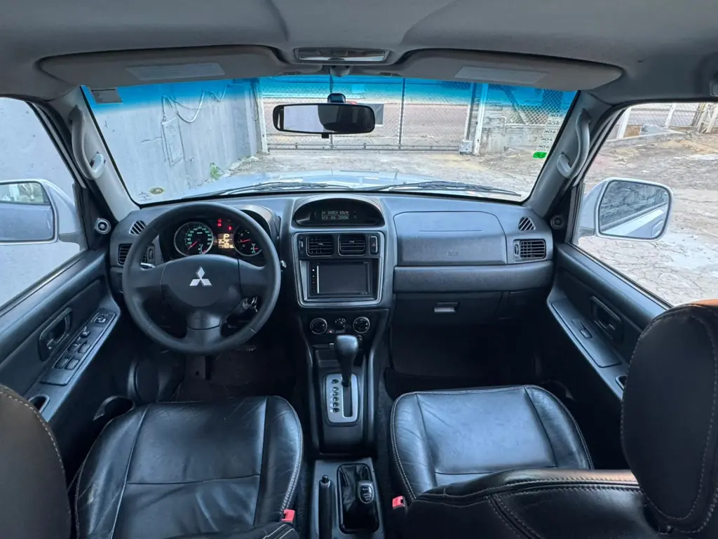 MITSUBISHI Pajero TR4 - Foto