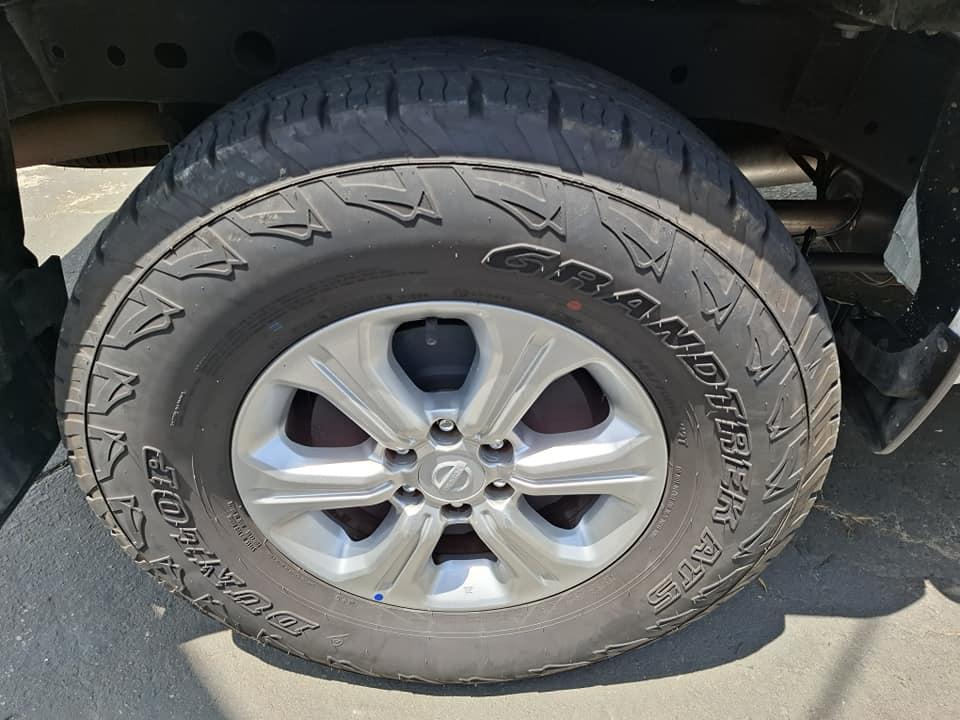 NISSAN Frontier - Miniatura