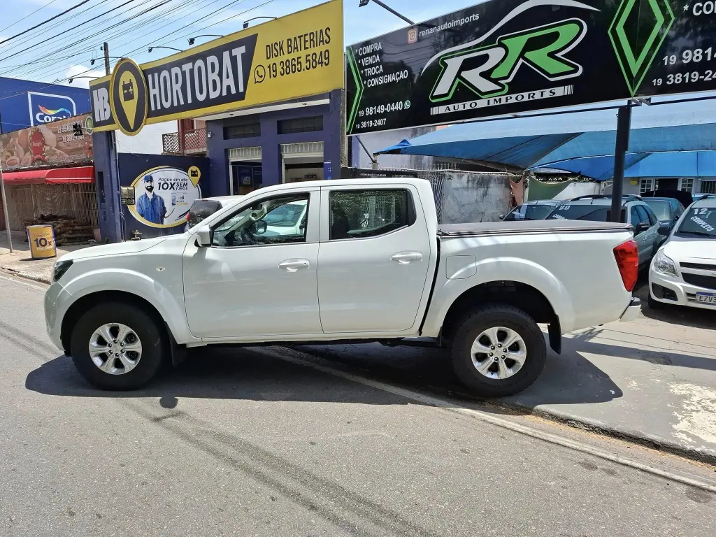 NISSAN Frontier - Foto
