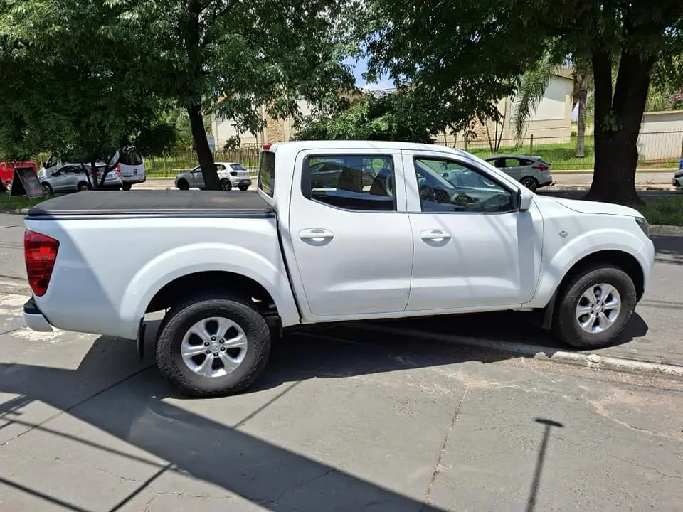 NISSAN Frontier - Foto