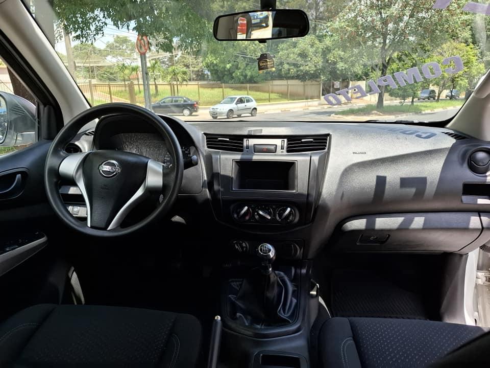 NISSAN Frontier - Foto