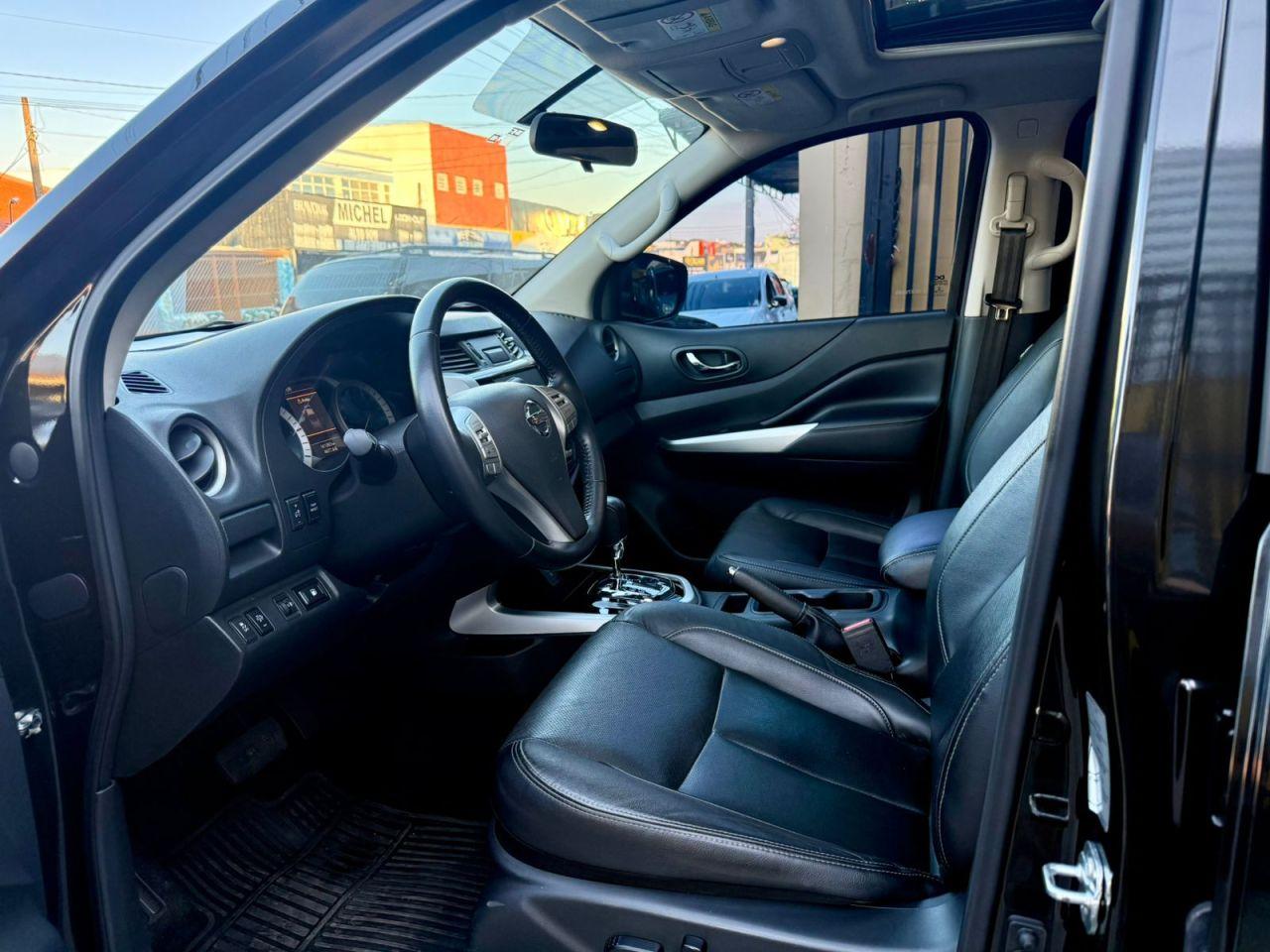 NISSAN Frontier - Foto