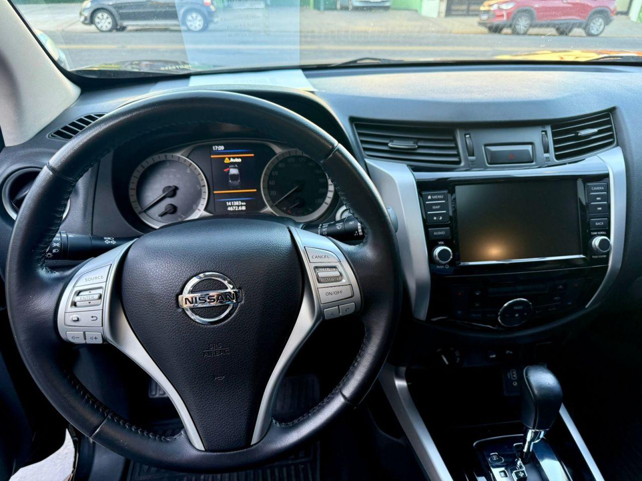 NISSAN Frontier - Foto