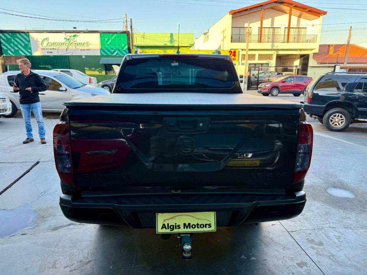 NISSAN Frontier - Foto