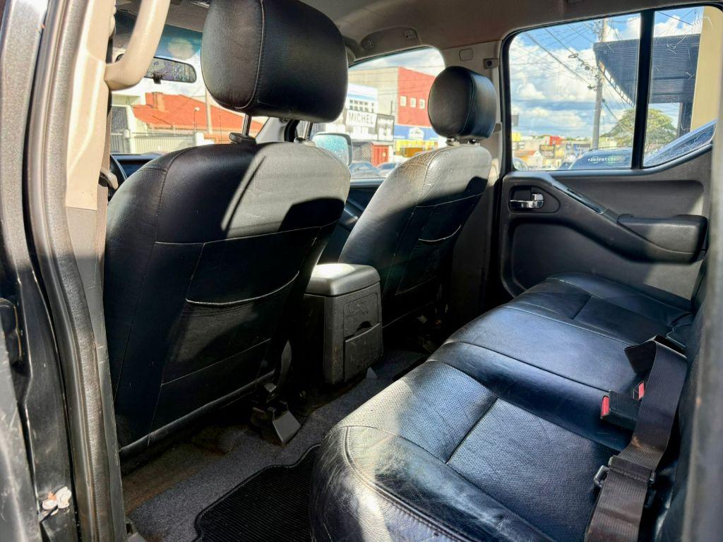 NISSAN Frontier - Foto