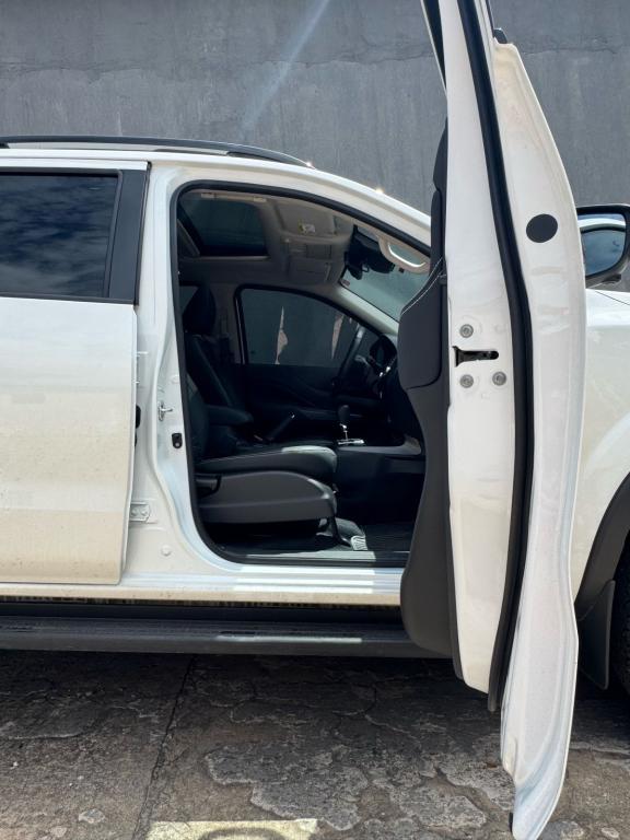 NISSAN Frontier - Foto