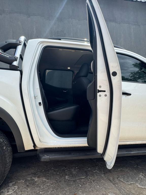 NISSAN Frontier - Foto