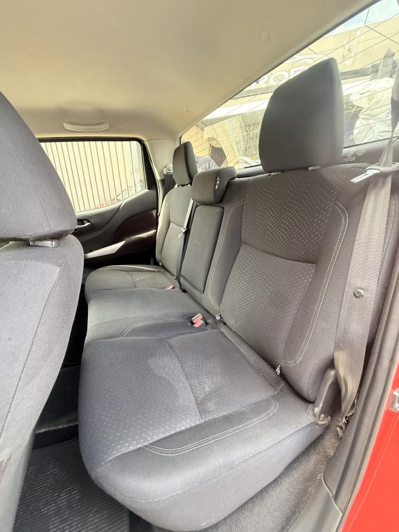 NISSAN Frontier - Foto