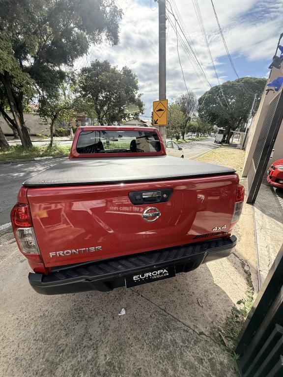 NISSAN Frontier - Foto