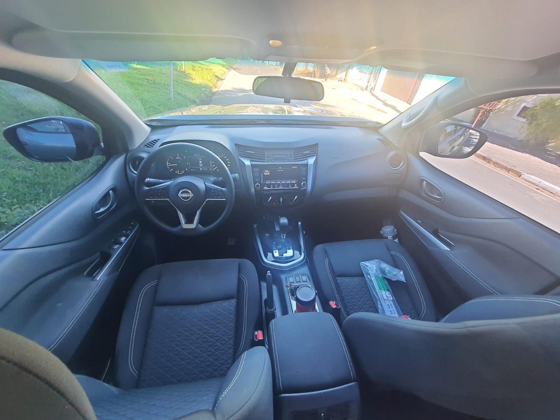 NISSAN Frontier - Foto