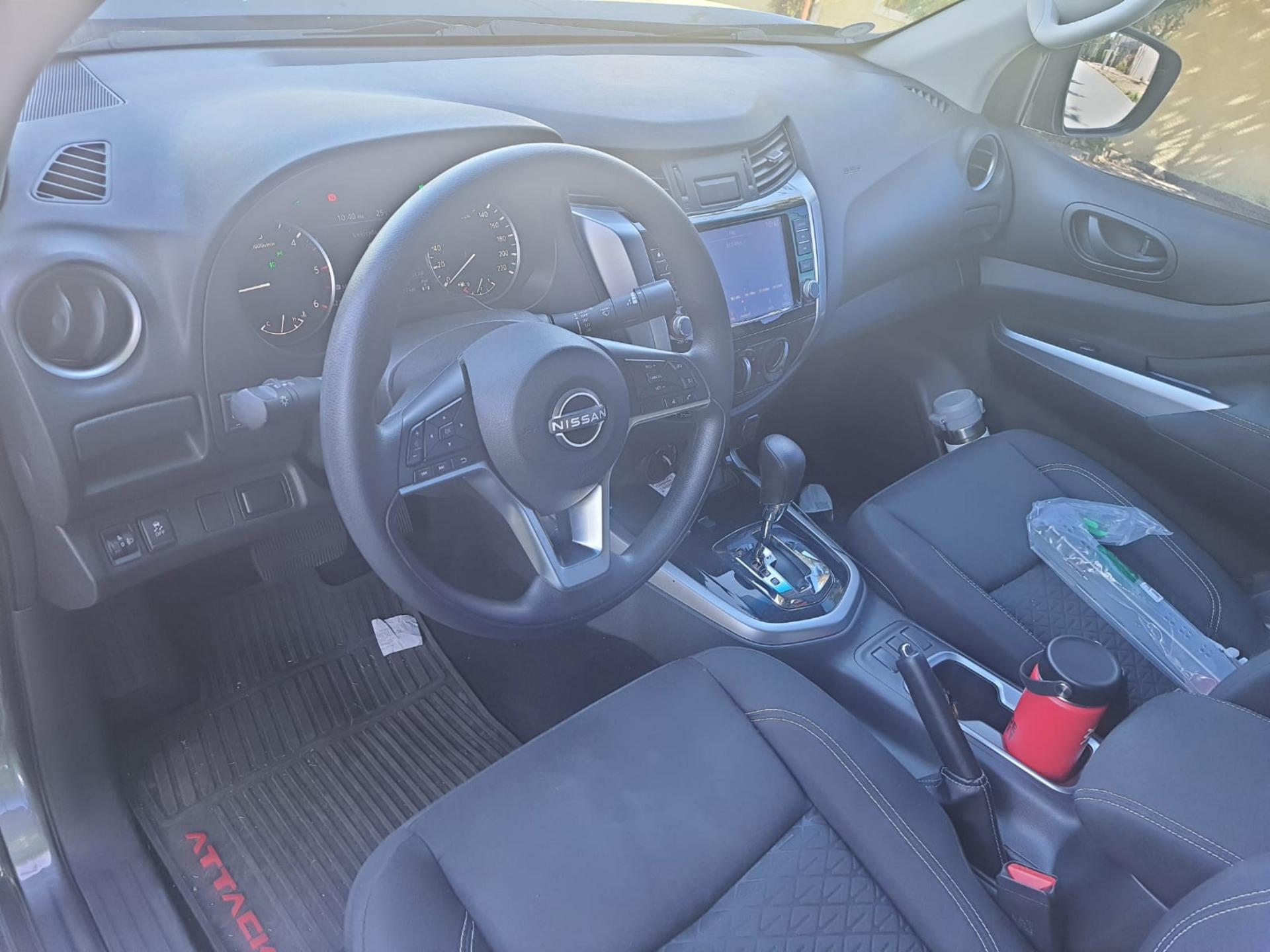 NISSAN Frontier - Foto