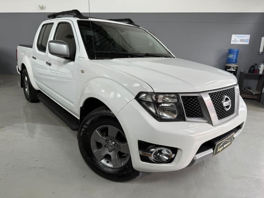 NISSAN Frontier - Foto