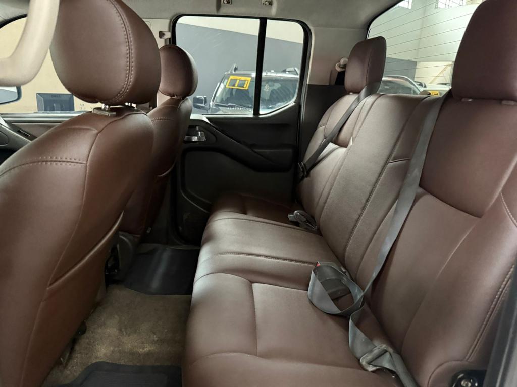 NISSAN Frontier - Foto