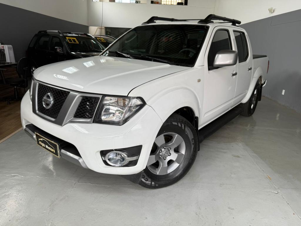 NISSAN Frontier - Foto