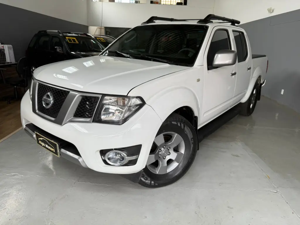 NISSAN Frontier - Foto
