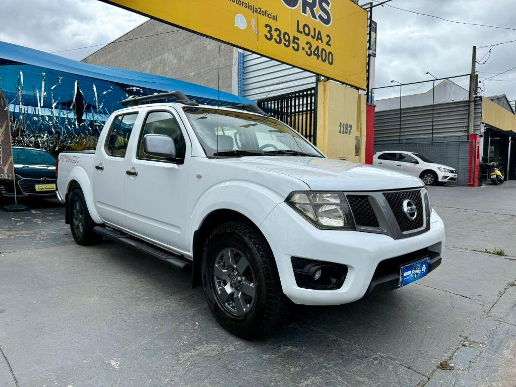 NISSAN Frontier - Foto