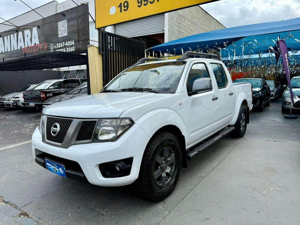 NISSAN Frontier - Foto