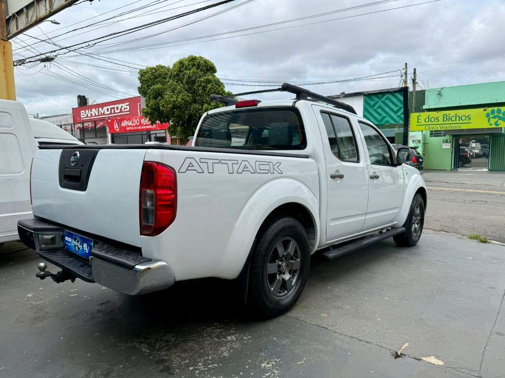 NISSAN Frontier - Foto