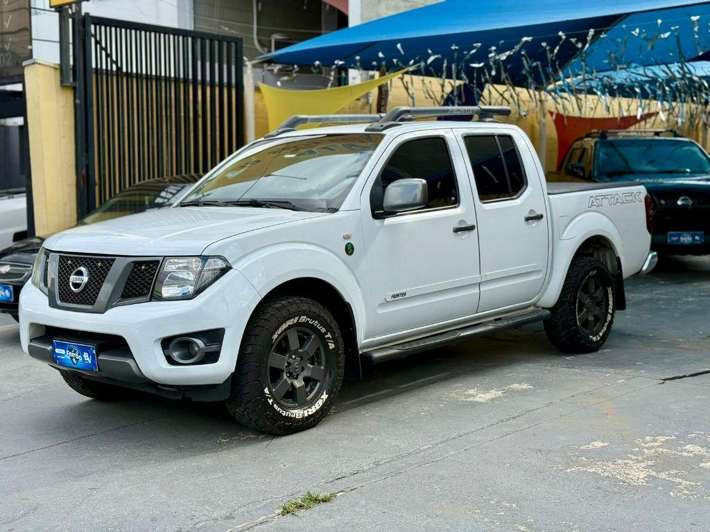NISSAN Frontier - Foto