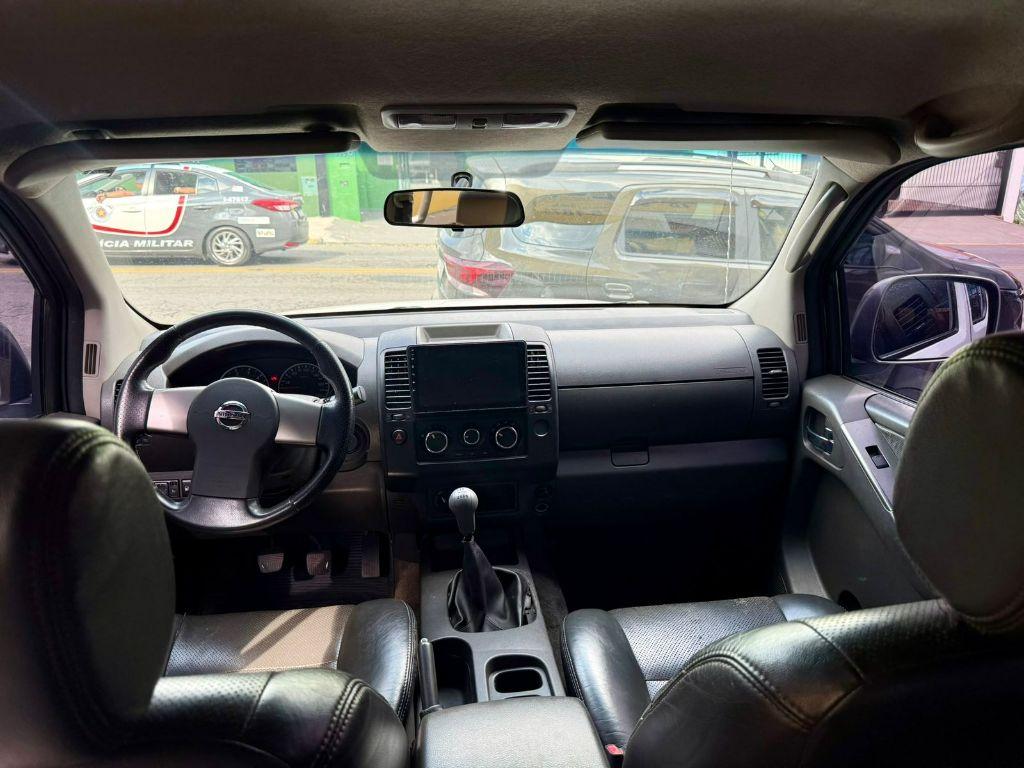 NISSAN Frontier - Foto