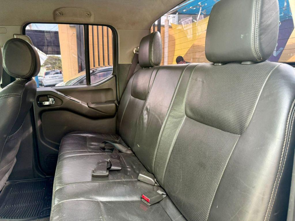 NISSAN Frontier - Foto