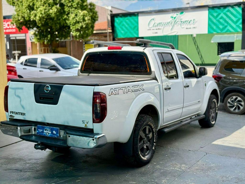 NISSAN Frontier - Foto