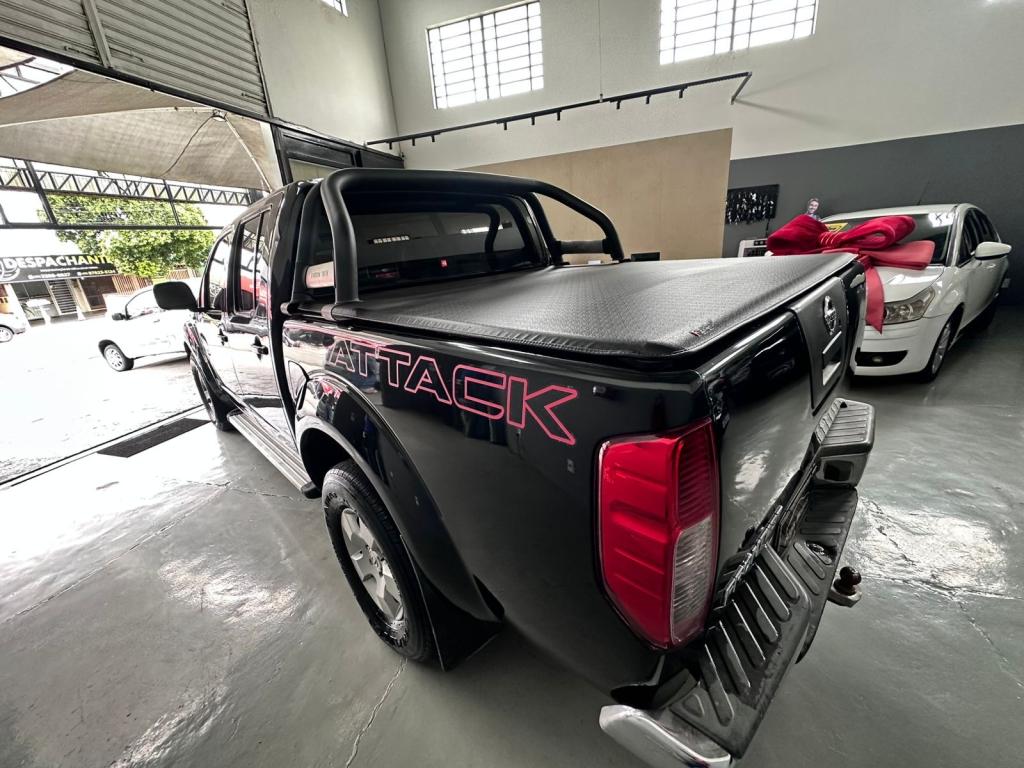 NISSAN Frontier - Foto