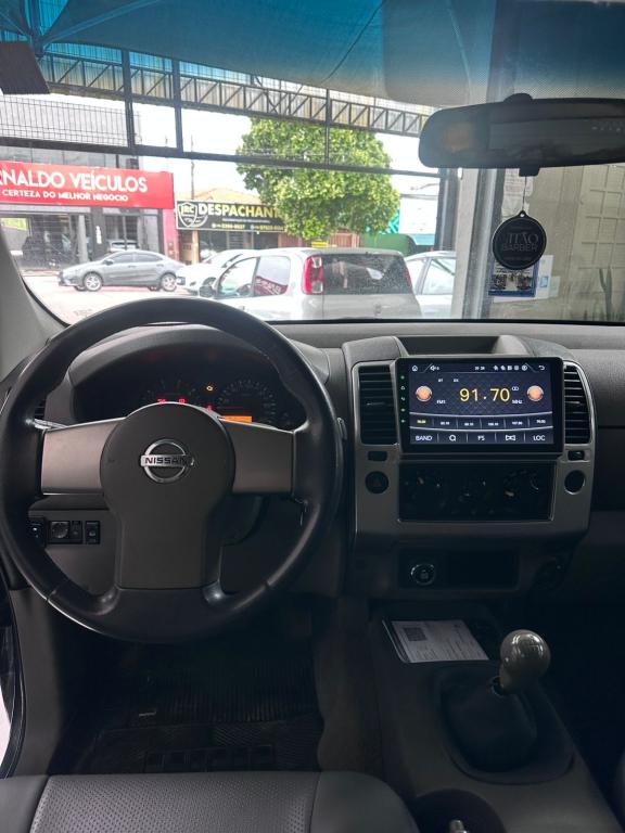 NISSAN Frontier - Foto