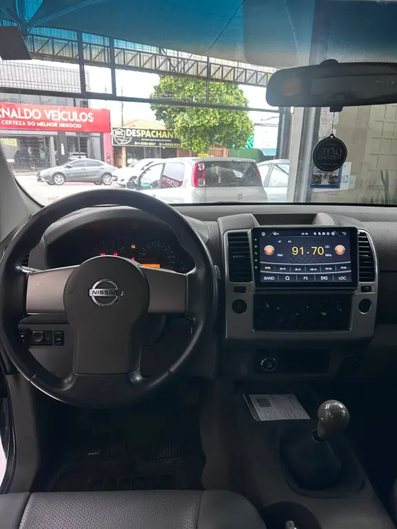 NISSAN Frontier - Foto