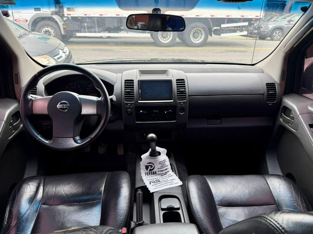 NISSAN Frontier - Foto