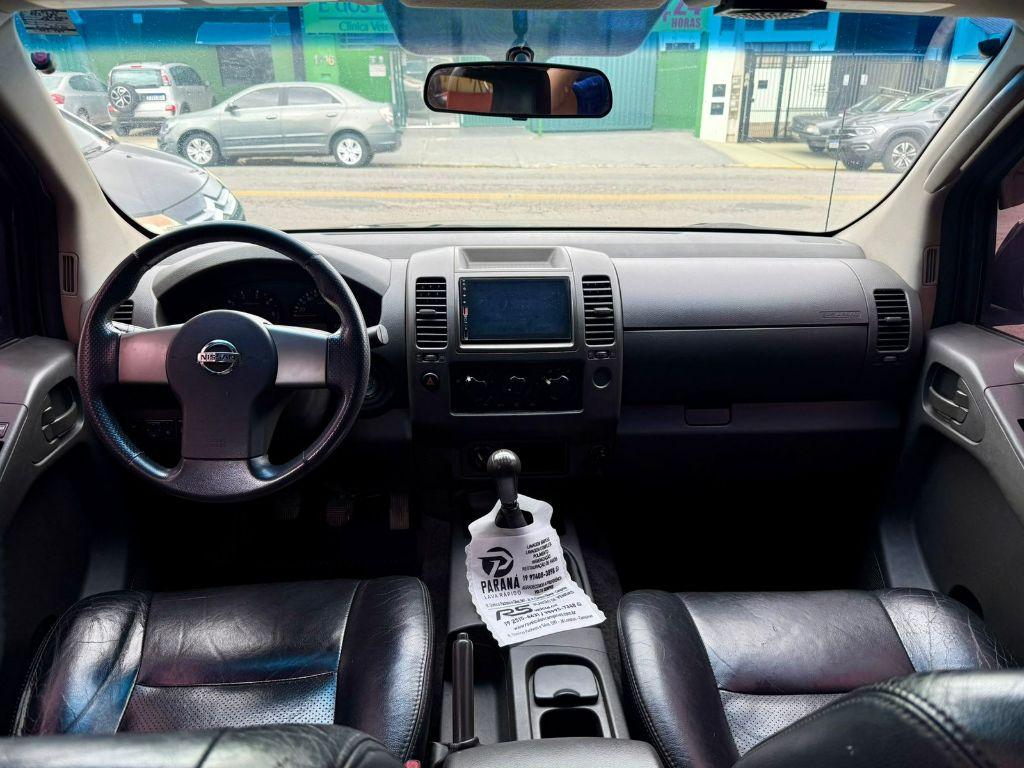 NISSAN Frontier - Foto