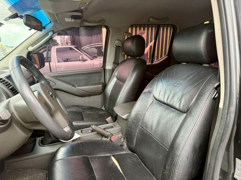 NISSAN Frontier - Foto