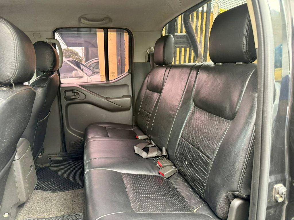 NISSAN Frontier - Foto