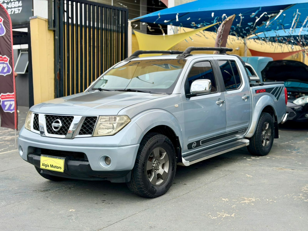 NISSAN Frontier - Foto