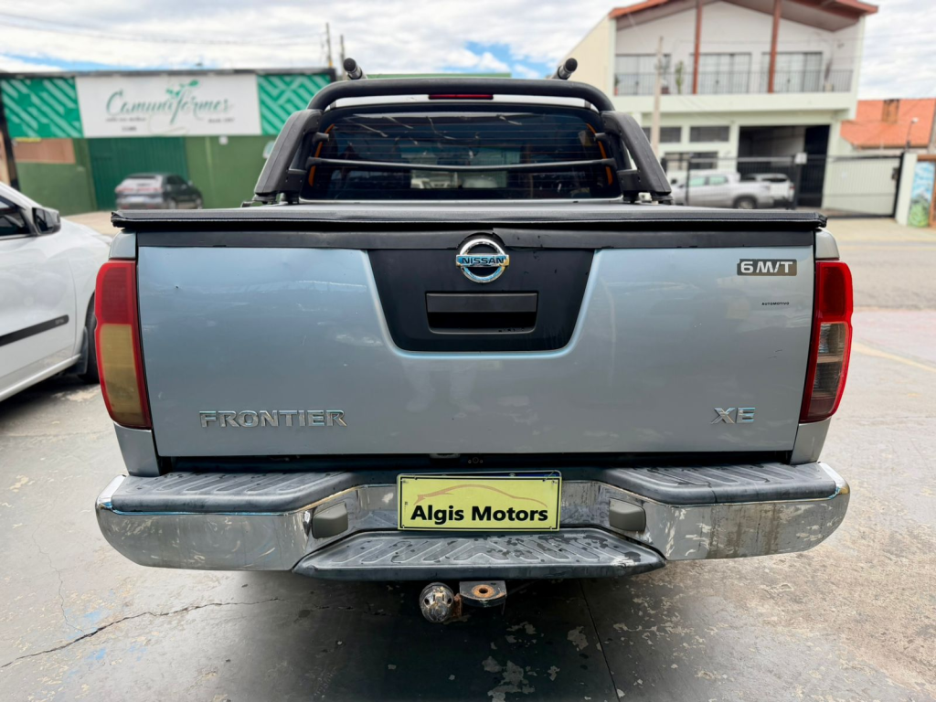 NISSAN Frontier - Foto