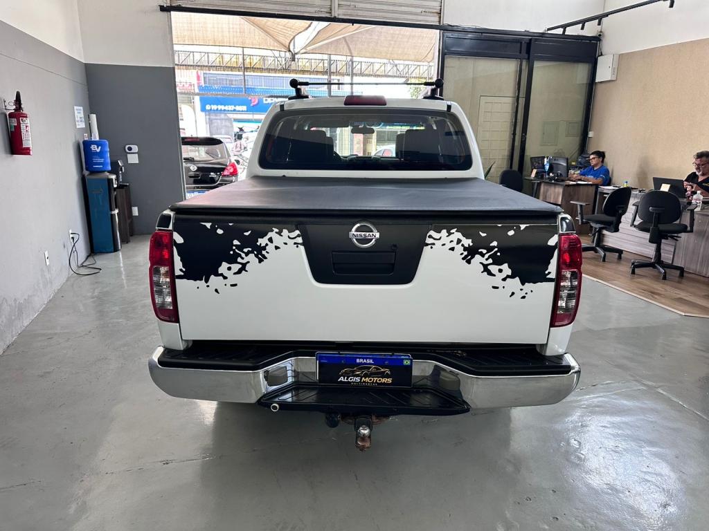 NISSAN Frontier - Foto