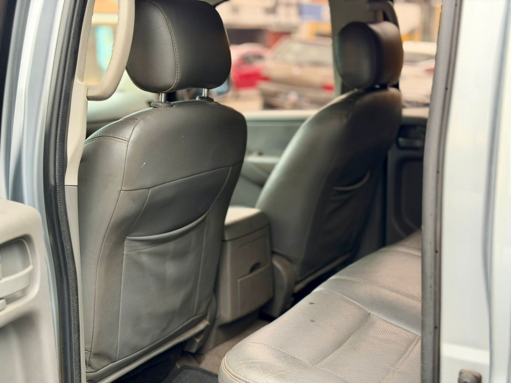 NISSAN Frontier - Foto