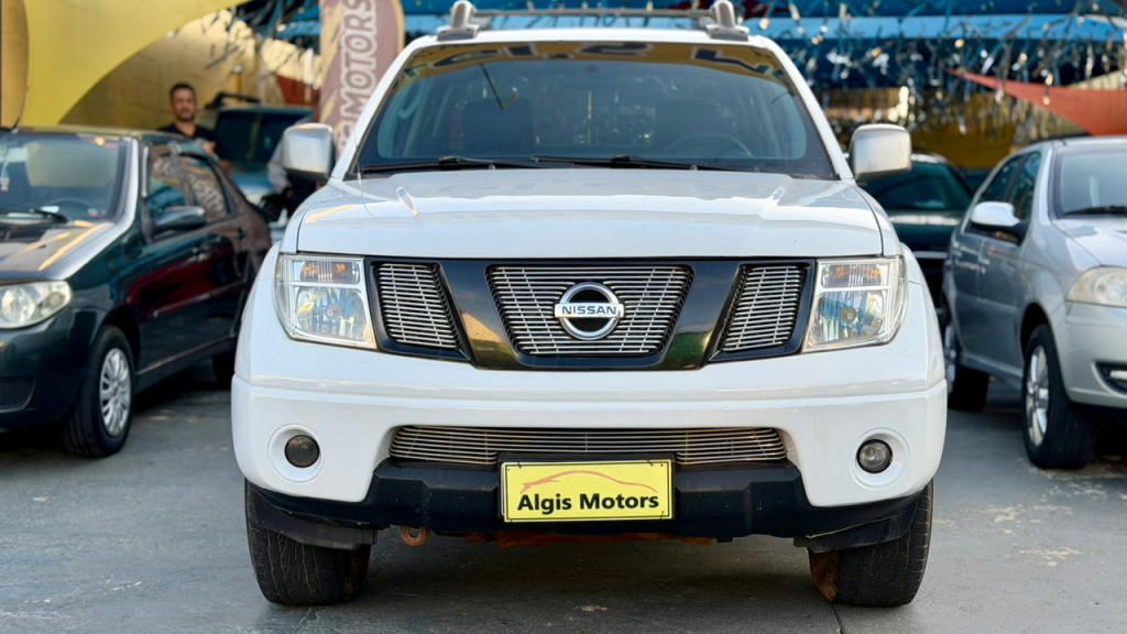 NISSAN Frontier - Foto