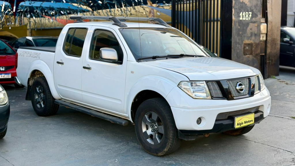 NISSAN Frontier - Foto
