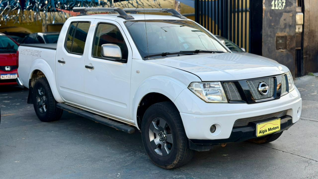 NISSAN Frontier - Foto