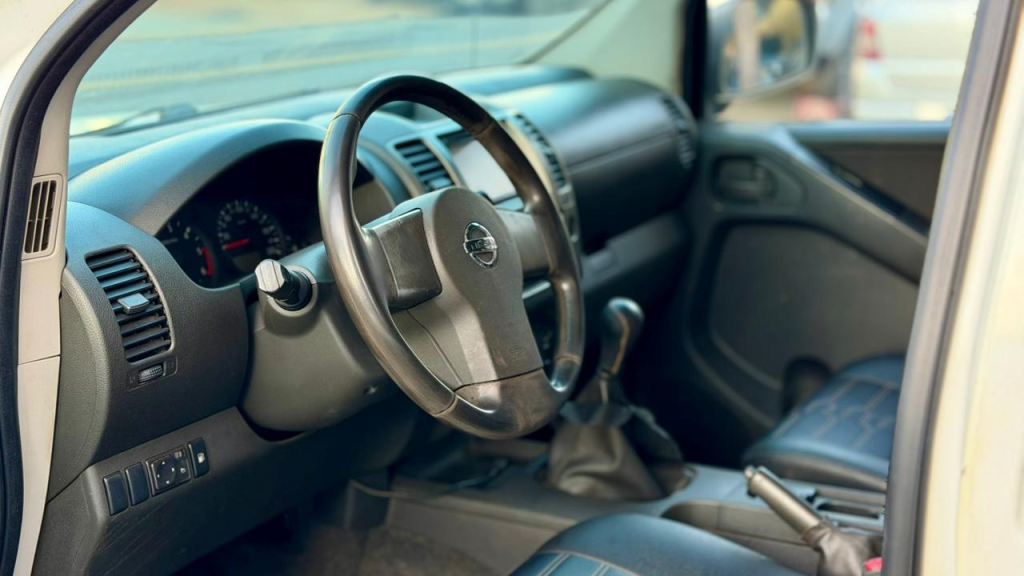 NISSAN Frontier - Foto