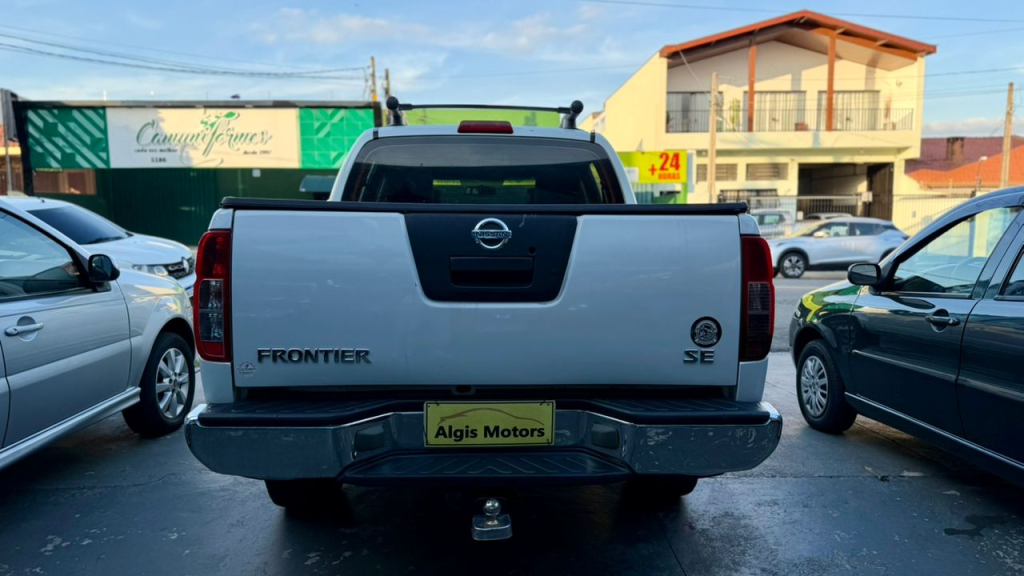 NISSAN Frontier - Foto