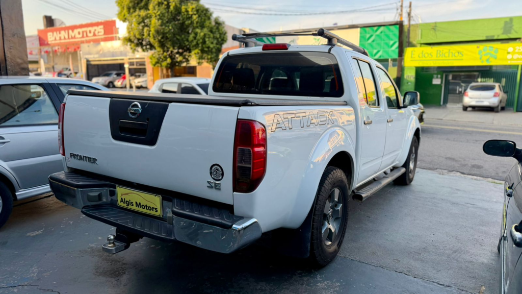 NISSAN Frontier - Foto