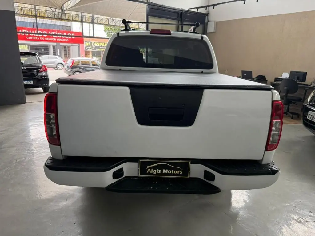 NISSAN Frontier - Foto