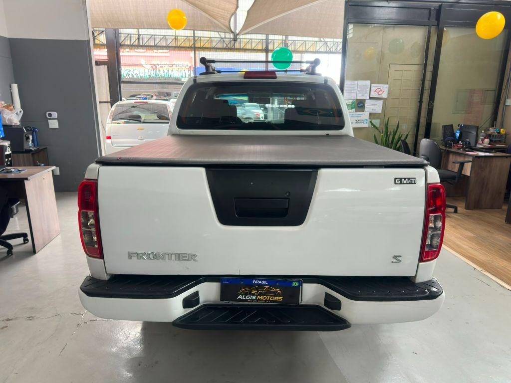 NISSAN Frontier - Foto