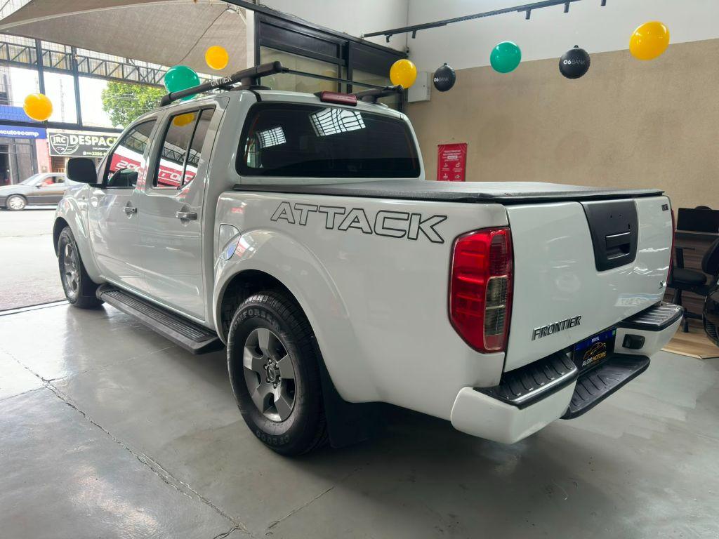 NISSAN Frontier - Foto