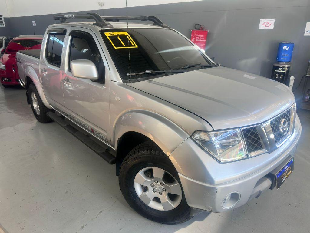 NISSAN Frontier - Foto